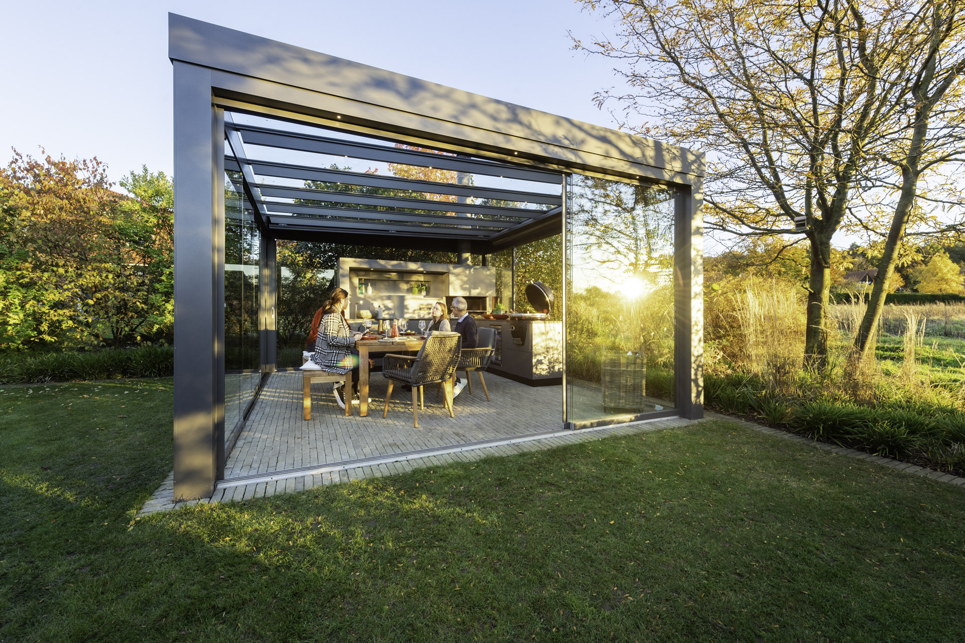 Glashaus der Firma Freiluftküche; Glass house of the company Fr