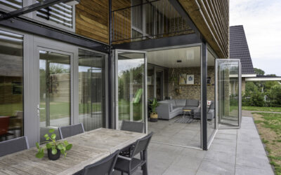 Pufferzone für Passivhaus: Doppelfassade aus Glas